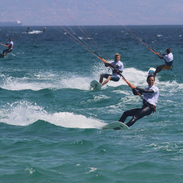 The Right of Way Rules in Kitesurfing, Windsurfing and Wingfoiling